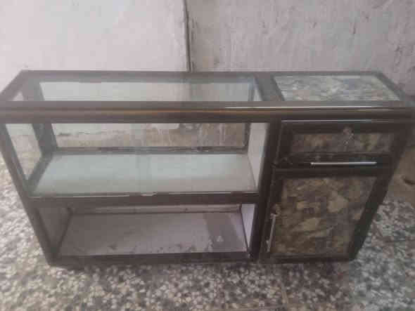 ميز المنيوم للبيع 
مكاني نجف حي الميلاد ***********
