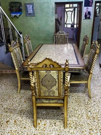 ميز طعام ملكي • كراسي تحتاج صيانة • الزعفرانيه