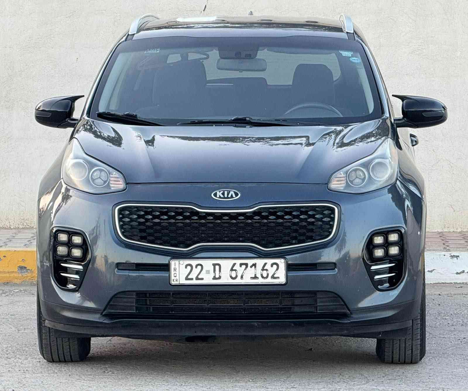 كيا سبورتج وارد امريكي كلين بدون قطره صبغ فقط قطعه وحده كلير بجم كبس / منضومه زنون / تخم تاير جديد / شاشه كبيره / تبريد قطعتين / السياره برغي نقص مابيه / بسمي شحصيا عارضهه ١٥٣ وبيهه مجال رقمي *********** بغداد, العراق
