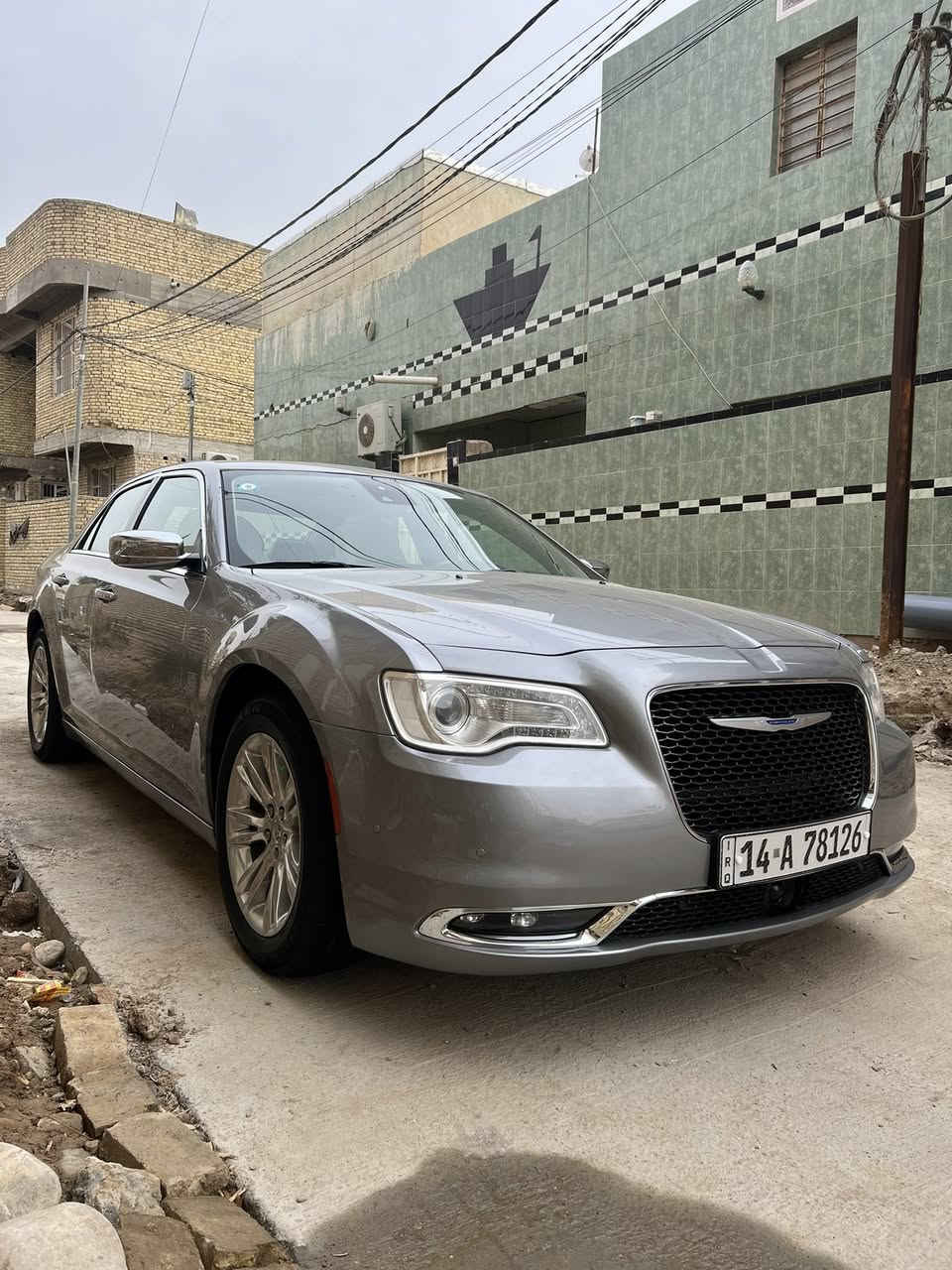 سلام عليكم
كلايسر 300c
سياره خليجي وكاله هارلم 2016
كفاله بيها بارد بلباب خفيف وسونار كدامك
فووووول للاخير كلش
رادار امامي جانبي خلفي 
حساس امامي خلفي
ستيرن كهرباء
كشن حار بارد كهرباء 
برده خلفيه 
بنراما 
اشاره بلمرايه 
سياره جديده كلش
للاستفسار 
*********** 
مكانه ذي قار الشطره 
السعر ب 245 وبيها مجال
