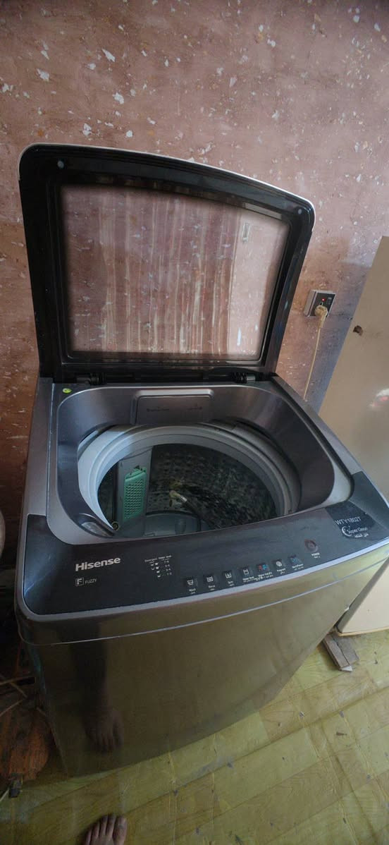 سلام عليكم غساله من شركة هايسينس سعه كبيره نضيفه جدا السعر ١٥٠ الف مكاني ديوانيه دغاره رقمي ***********
