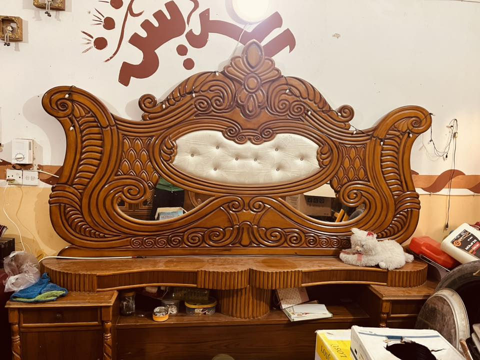 السلام عليكم للبيع غرفة صاج عراقي اصلي استعمال قليل السعر مليون وربع ***********
