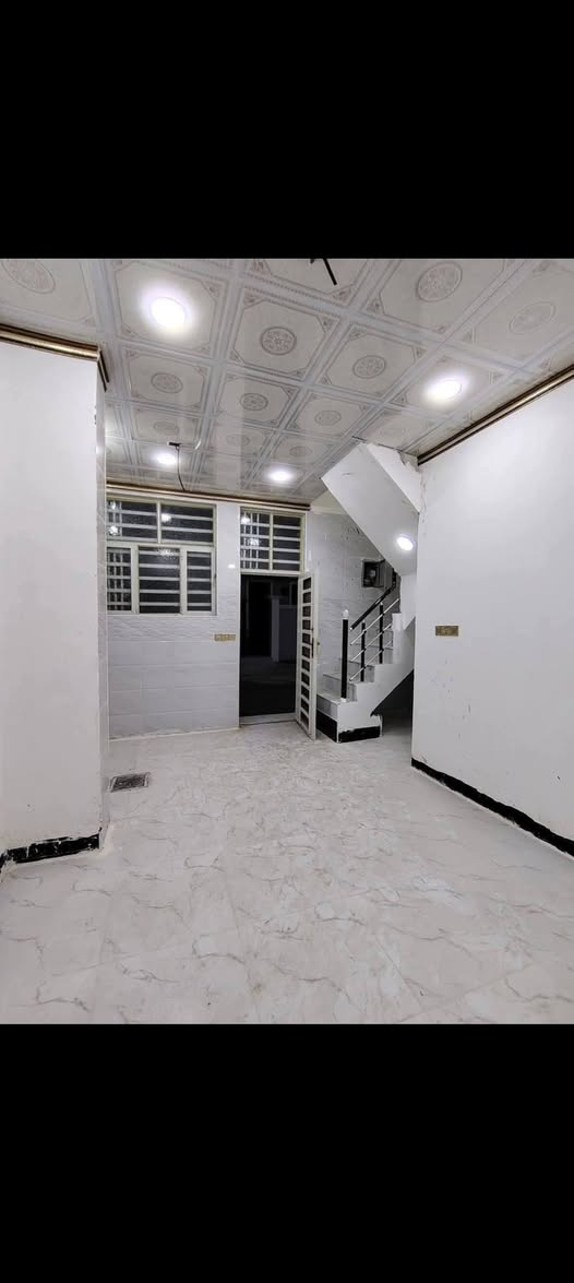 سلام عليكم
بيت للبيع النجف الاشرف شارع الصب
. السعر ٢٥ بالاقساط مقدمه ٥ ملايين
المساحة ٥٠ متر طابو زراعي سند ٢٥
للاستفسار الاتصال
***********
***********
