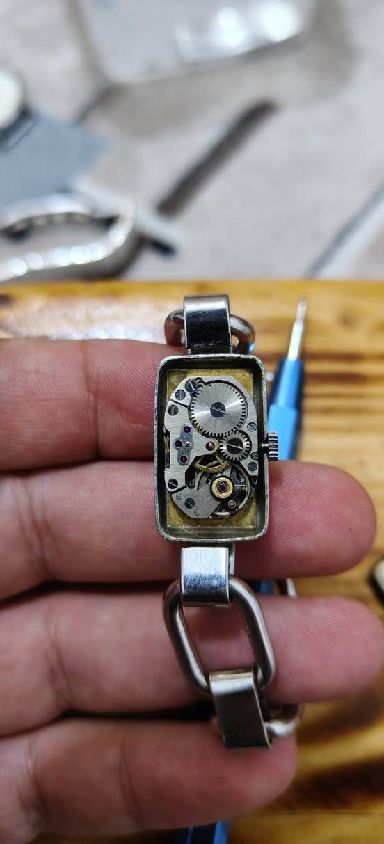 ساعة نسائية صناعه سويسرا تكويك وباتري
اليريدهن خل يكتب 25 على اول تم


**إذا كنت صاحب هذا الإعلان وتريد حذفه لأي سبب، رجاءا أرسل رسالة إلى الدعم الفني**