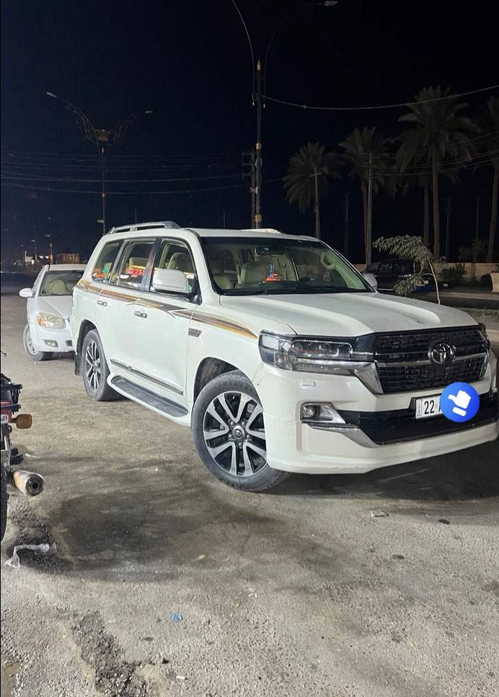 ياالله لاندكروز للبيع موديل 2016 اصل صبغ عام تتكفل شواصي ولغود مواصفات لگزز 
✅8سلندر 
✅كشنات كهرباء 
✅جنطه كهرباء 
✅شاشه بلاد 
✅+فتحه 
✅كير محرك كفاله 
✅تخم تاير جديد 
✅ تحكم ستيرن جهتين 
✅تبريد +تدفئه شغال 
✅دفع رباعي 
✅بصمه
✅ثلاجه 
✅كامره خلفيه
✅8ايرباك 
✅رادارات 
✅سعر289وبيه مجال 
✅***********
