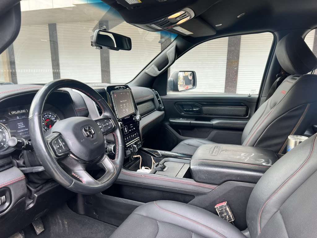 سلام عليكم 
دوج رام 2023  لارامي
محرك 5700 سياره جاهزه خير من الله
صور الحادث موجوده بل منشور 
رقم بغداد تحويل ثاني يوم  
مستعجل علبيع للستفسار  ***********
 باب طويل بدي قصير وباقي المواصفات معروفه
