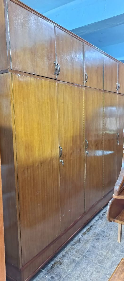 غرفة ٥باب صاج ملحق شغل ثقيل جدا نظيف توصي ظهر جمبر جاهزة السعر ٤٧٥ قفل تواصل خاص ***********
