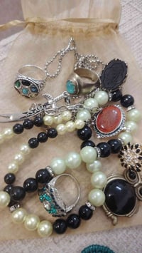 للبيع • اكسسوارات شخصية