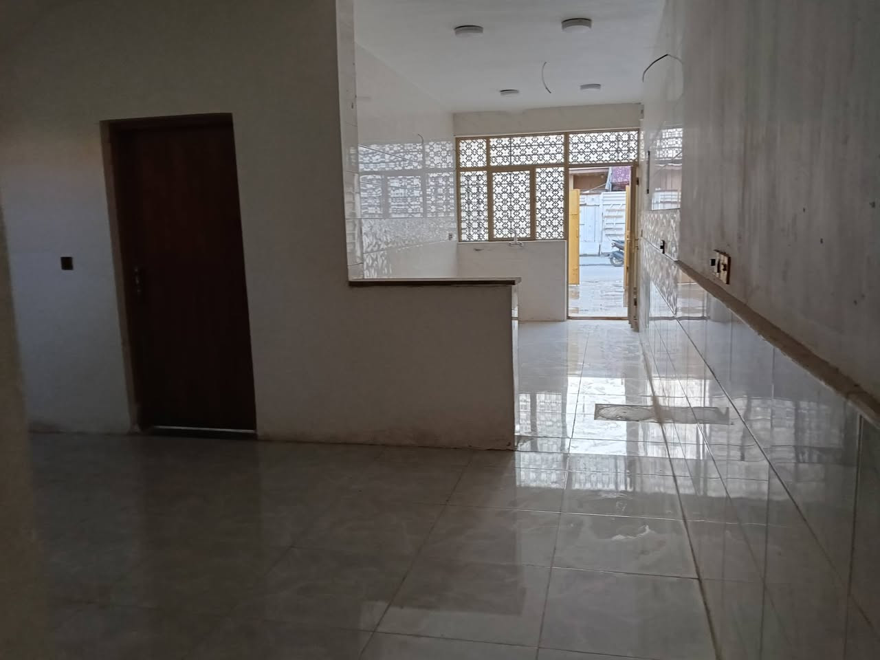 السلام عليكم دار للبيع 120 متر طابق واحد بغداد الكمالية بستان علي كمال سند 25 كافت  مربع ذهبي ***********
