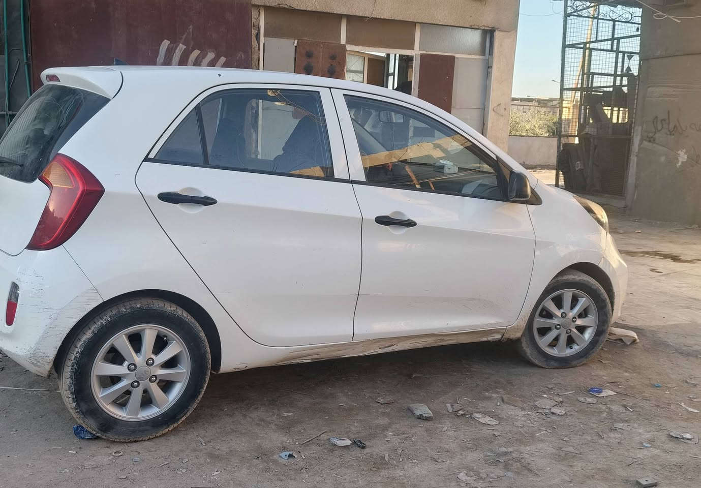 كيه بيكانتو 2015وارد خليجي كفاله ضربه وصبق وتبديل محرك ،كير حداديه كله جديد رقم بصره  سنويه ،2026سياره جاهزه مانقصه برقي***********
