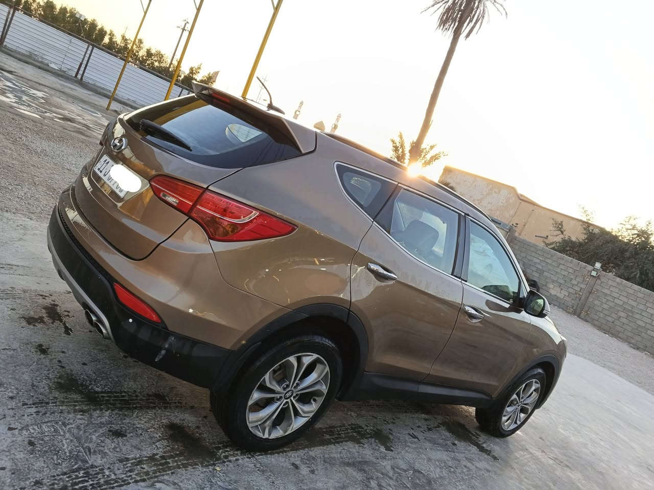 سلام عليكم اخواني سياره سنتافي موديل 2015 خليجي محرك 6 سلندر3,300 السياره 7 راكب بنراما فول مواصفات رقم بغداد بأسمي( نقل چقه ) السياره صار بيه حادث الجهه العكس السايق والصوره مال الحادث مع الصور وتبدل بيه البنيد والجاملغ وباب ولهذا السبب تم صبغ السياره صبغ عام فرن درجة اولى وعندي فيديو للسياره قبل التصليح وبعد التصليح  السعر 98 قفل الاستفسار *********** مكان سماوه
