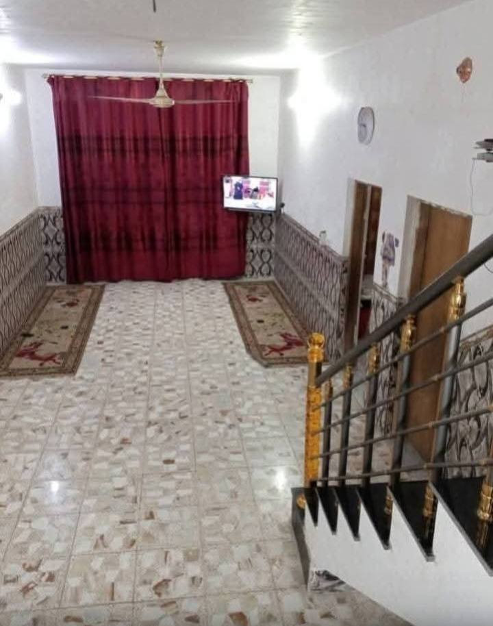 سلام عليكم عدنا بيت في العامل السياحي قريت سيد عيان البيت نضيف و حلو و البيت بي غرفتين و هول مساحه الهول 11 متر وبي استقبال و بي ترك داير البيت وبي قطعه تكدر تزرعه تبنيهه البيت حلو و نضيف سعر البيت 85 مليون ما بي مجال تكدر تتصل على هذا الرقم الستفسار             👈***********👉
