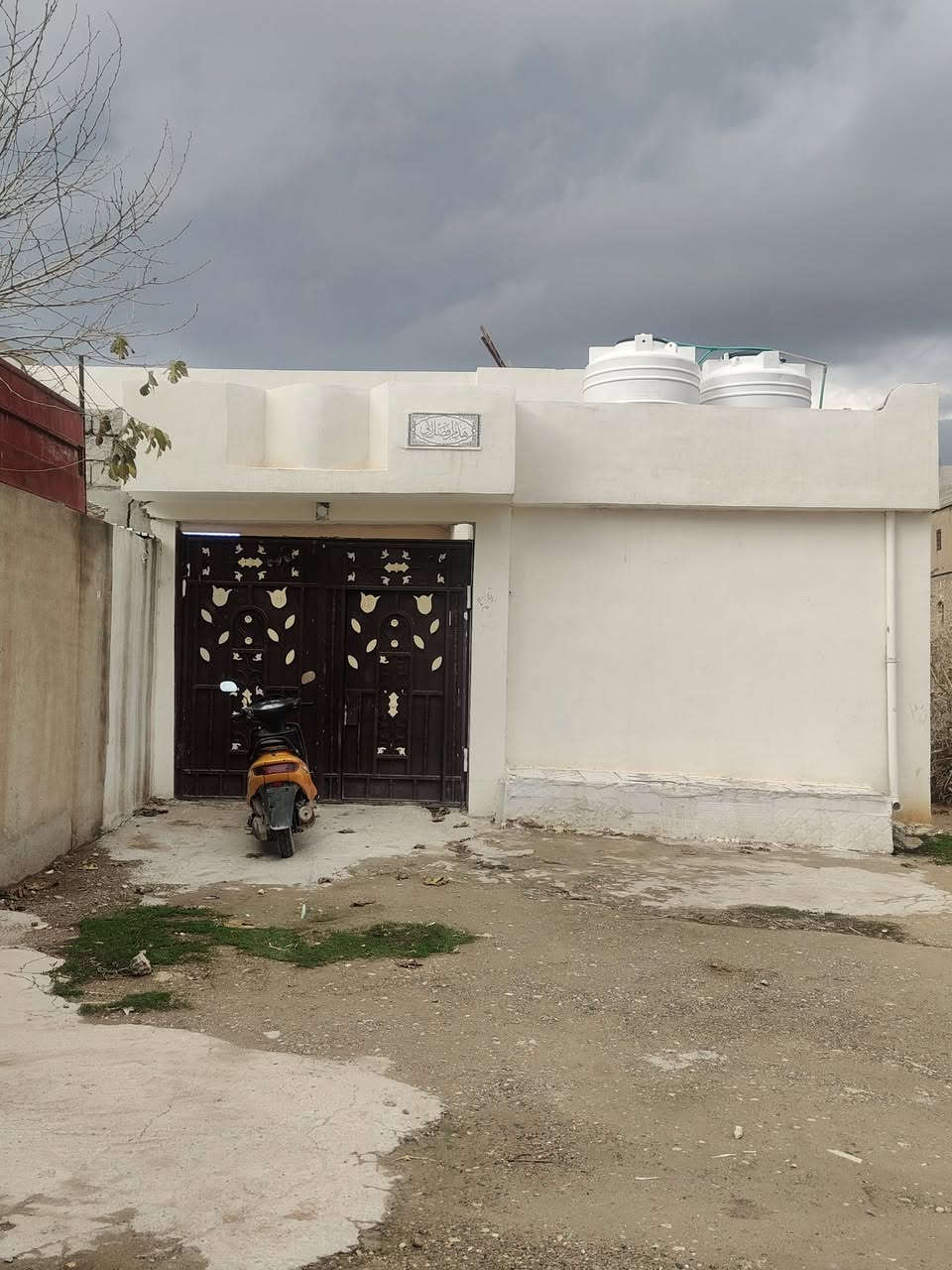 سلام عليكم هدا بيت معروض للبيع الموقع حي الوحده مقابيل مسجد الحكيم او مسجذ القدو
للستفسار ***********
