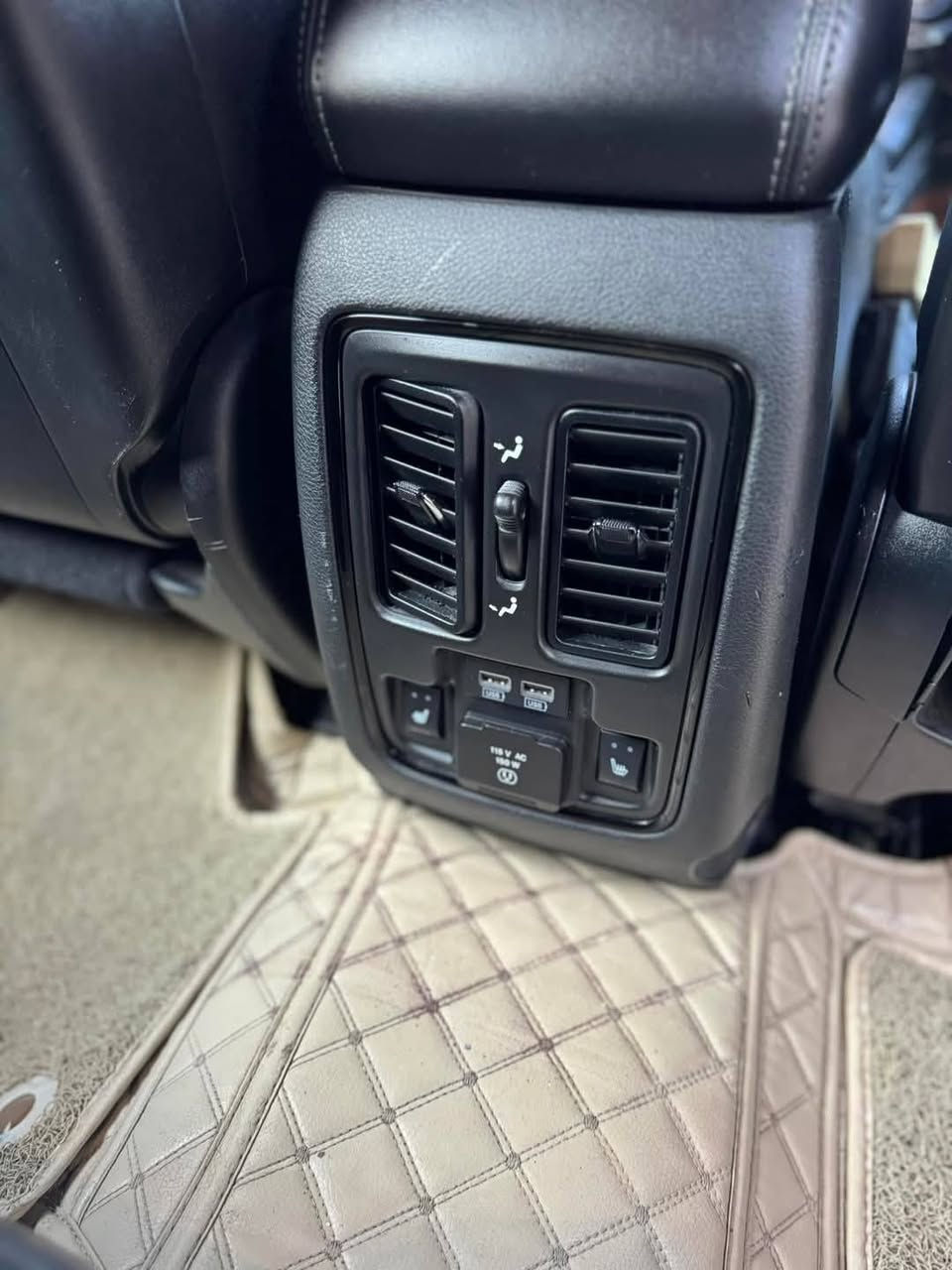 دوج دورنكو للبيع 2022
للبيع فول مواصفات ما عدى الفتحه محرك 3600


**إذا كنت صاحب هذا الإعلان وتريد حذفه لأي سبب، رجاءا أرسل رسالة إلى الدعم الفني**