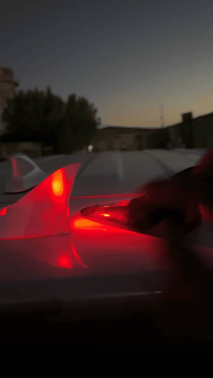 🚗✨ أضف لمسة فخمة وسيارة أكثر أمانًا مع إضاءة زعنفة القرش الشمسية!

☀️ تعمل بالطاقة الشمسية بالكامل – لا تحتاج أسلاك أو شحن يدوي

💡 وميض ذكي تلقائي عند القيادة لتنبيه السيارات الخلفية

⚡ حساسات حركة وضوء مدمجة لتشغيل تلقائي في الليل

🎨 تصميم انسيابي عصري متوفر بثلاثة ألوان (أسود – أبيض – فضي)

💪 مقاومة للمطر والحرارة بفضل الطلاء المعدني المتين

🧲 تركيب فوري بقاعدة لاصقة قوية بدون أي أدوات

جمّل سيارتك واحمِ نفسك على الطريق بأناقة 🦈💫


**إذا كنت صاحب هذا الإعلان وتريد حذفه لأي سبب، رجاءا أرسل رسالة إلى الدعم الفني**