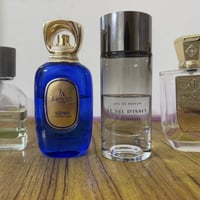 عطور • متبقيه • موجودة بالصورة