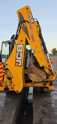 جي سي بي ٢٠٢٠ • موديل ١٢-١٤ • بصرة الدير