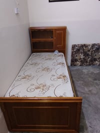 تخت للبيع خشب عراقي  مع الدوشك 125 الاتصال على الرقم 07708485172 او عل...