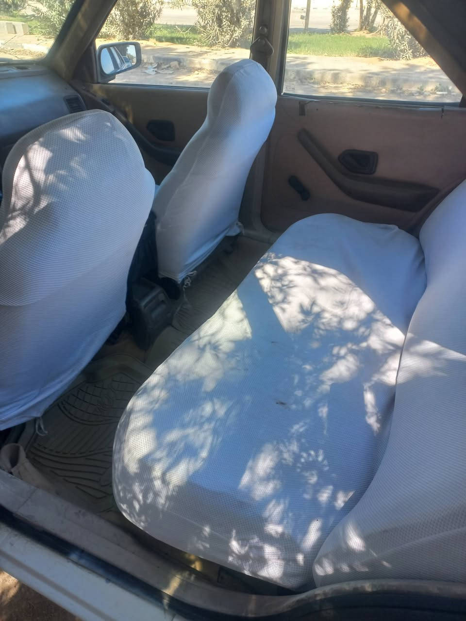 السلام عليكم بيجو 405 موديل 2009 رقم بغداد  مااندل راعيها ابيع بدون راعي بل مكاتبه سرقه وعشائر سعرها ١٨ وبيها مجال ***********
