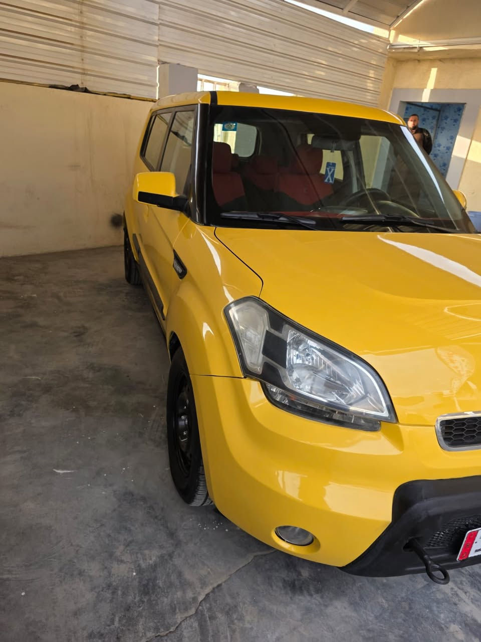 بعد التوكل على الله
للبيع كيا صول 
وارد امريكي
مديل مديل 2010
كير عادي 6 نمر
رقم بغداد مكينه كير حداديه
تخم تاير كفاله عامه
حادث موجود بالصور
مواصفا
فتحه داخل السياره احمر 
مكينه 2000 بحاله جديده 
تبريد جديد منضومه كالمه
هيئه خط بحث 
مصفر قبل سبوع
جاهزه من كلشي
كبل للشارع صبغ جديد فرن عام 
قبل سبوع طلعت من الصبغ
السعر 83 وبيه تقدير  للشراي
مكان السياره بغداد
***********
***********
