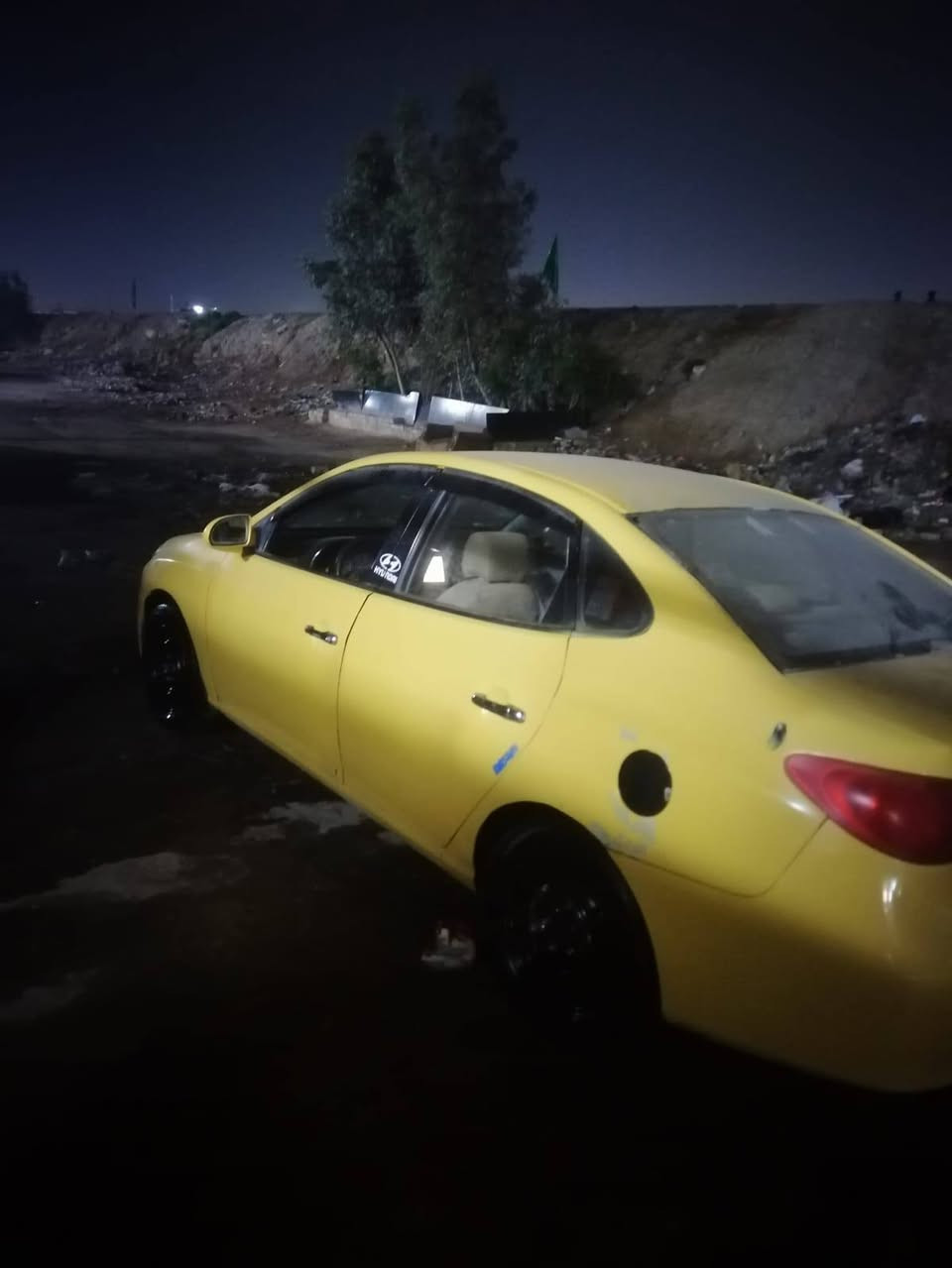 ألسلام عليكم ورحمة الله وبركاته من رخصت أدمن ألكروب ..ألنترا للبيع ٢٠٠٧ وارد أمريكي مكينه ٢٠٠٠ ..كير وحداديه جدد ..رقم بغداد  أنكليزي...عنوان السيارة بغداد نهاية حي أور .أني مكلف بالنشر ..باقي التفاصيل يم صاحب ألسياره ..هاذا رقمه *********** أحمد ألبيضاني
