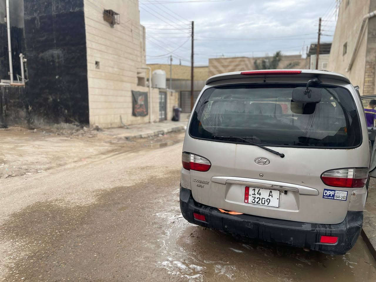 السلام عليكم 
استاركس موديل2007
اوتماتيك سياره حلوه مرتبه خير من الله
الرقم الماني باسمي 
العنوان البصره تنومه 
السعر 60وبيها مجال للشراي 
التواصل ع الرقم ***********
