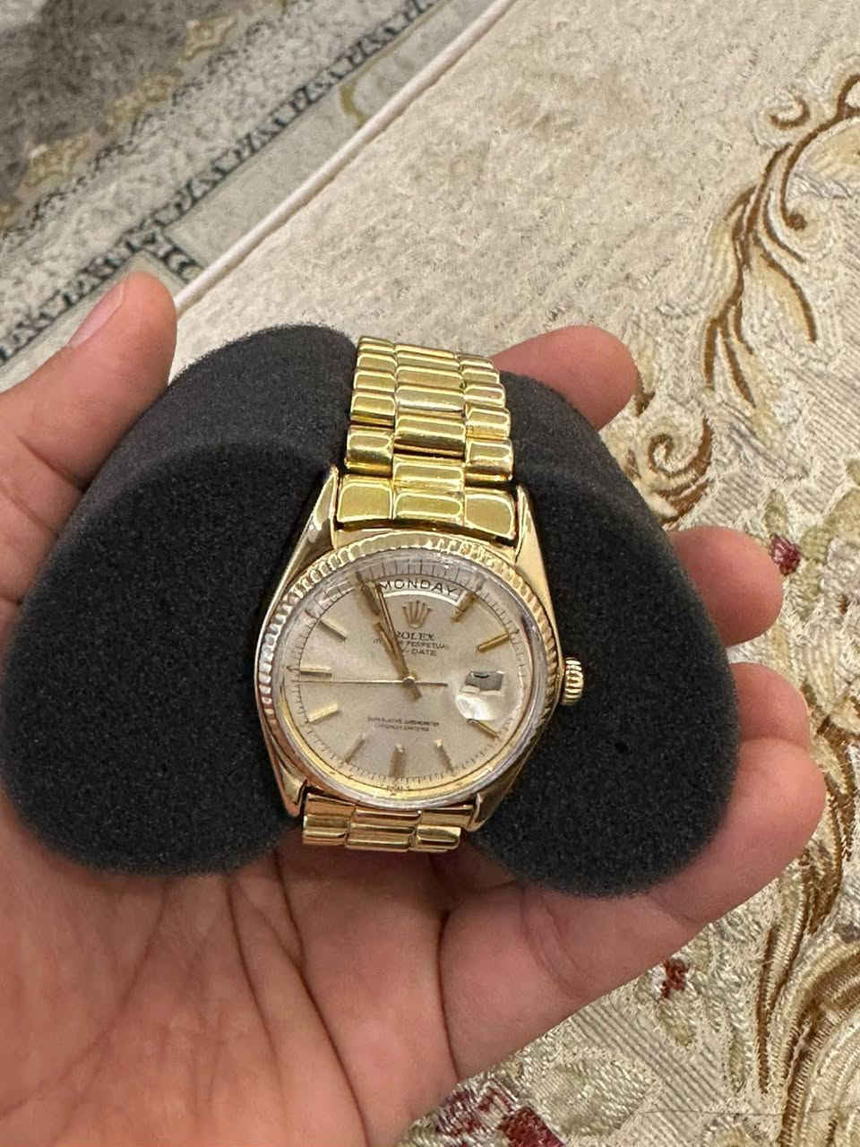 بيع وشراء وتصليح جميع انواع الساعات القديمه والماركات العالميه إشارة إلى الأصدقاء 󱢏


**إذا كنت صاحب هذا الإعلان وتريد حذفه لأي سبب، رجاءا أرسل رسالة إلى الدعم الفني**