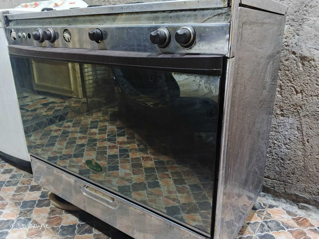 سلام عليكم طباخ للبيع كريازي الأصلي نضيف وعيونه كلها شغاله السعر 125وبي مجال مكاني كوت حي الحكيم التصال على الرقم ***********
