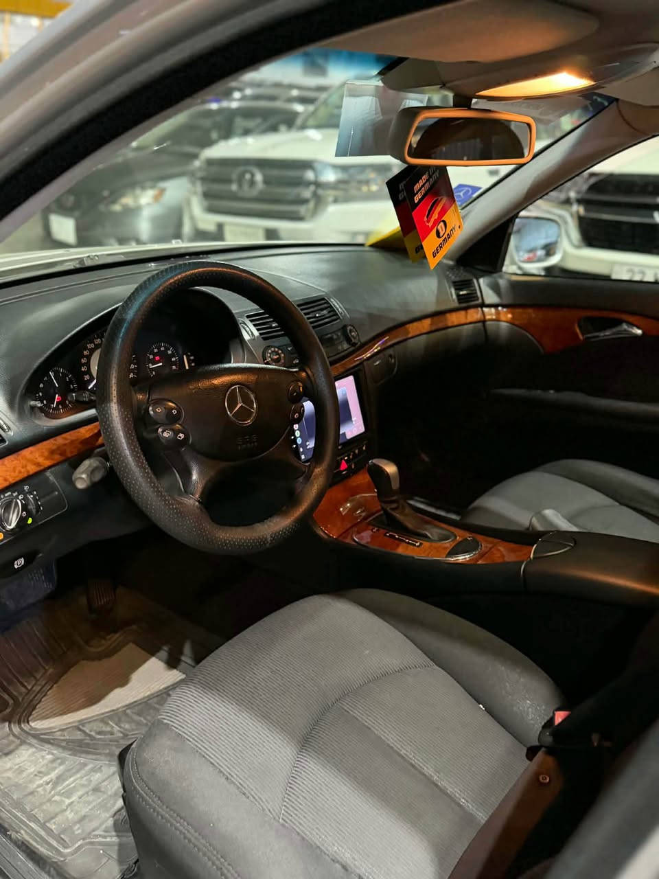 سلام عليكم اخوان عندي مارسدس E200 للبيع و مراوس
مديل ٢٠٠٨ فول فول مواصفات سيارة مكفول كفاله عام
محرك ٤ سلندر سيارة جديد جديد بل📦
سيارة مكفول كفاله عامه من سبغ و بارد 
رقم سنوي كل جديد رقم إنكليزي بسمي 
گير محرك صدر عداديه كل بشرط سيارة جاهزه تبريد ثلج🥶
سحر 115 بيها مجال قلیل💸
*********** واتساب 📞
مكان 🚘 اربيل أربيل, العراق
