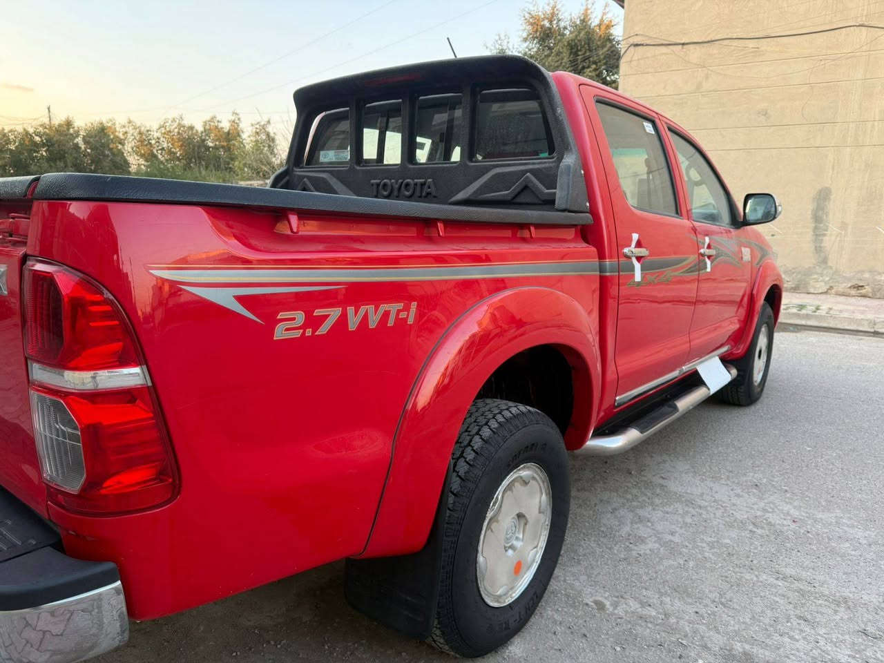 تويوتا هايلوكس بيكم 2015 اصل  فورويل شركة سيد نهرو اصل
سياره مكفوله كفاله عامة من صبغ بارد تبديل وشخط مخزونه
ماشيه 80 KM حقيقي سبير ما نازل سياره كله بوضع الشركه
 سيارة حيل نضيف  رقم اربيل الماني بسمي تحويل مباشر 
تخم تاير مال الشركه برجستون اصلي
 سيارة محرك كير شرط ما مفتوح
كتلوكات الشركه كله موجوده 
فابلون شركه قماره وبنيد اصلي 
ستيكرات الوكالة كله موجوده 
كاعيات الشركه ما مفتوحه ولا مفروشه
السعر 247 ورقه بيه مجال بسيط 
مكان السيارة بغداد
رقم الهاتف ☎️
***********
