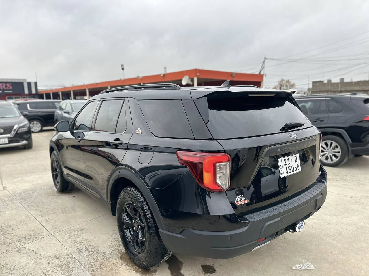 سلام عليكم
فورد اكسبلور 2022🇺🇸🇺🇸

السيارة حادثه فقط شباك امامي مكسور بدون صبغ 

مكان السيارة سليمانية 

مواصفات TIMBERLINE

شاشة جبيرة 

كامرات ٣٦٠ درجة

حساس امامي خلفي 

رادار ٣٦٠ درجة 

بانوراما 

بصمة بصمة ابواب 

تشغيل عن بعد 

كشنات هيتر 

كشنات كارباء جهتين 

استيرن هيتر 

شحن وايرليس 

كيج الكتروني 

كشنات سياحي 

فور ويل 

انظمات قيادة 

اطفاء ذاتي 

صندوق شفط 

امراية شفط 

لايتات ليد و دبل عدسات 

بگلايت ليد 

هندربريك بصمة 

اوتو هولد 

كشنات لونه مميز زيتوني 

ماشية ٣٣ ميل 

السيارة كلش حلوة و جديدة بلواقع هم 

كير و مكينة كله مكفول بدون اي عطل

السيارة بيهة كتاب جام مضلل هم  

سعر ٢٨٥$ بي مجال  

رقمي ***********

ابشرط تحويل
