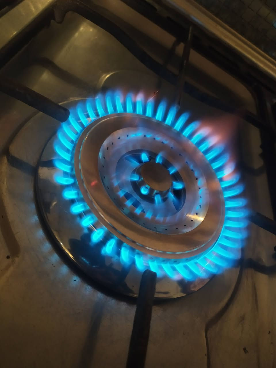 طباخ فريش مصري باب اول نضيف جدا كله شغال عالفحص ناره زركه وقويه مامصلح سعره 200. يوجد توصيل


**إذا كنت صاحب هذا الإعلان وتريد حذفه لأي سبب، رجاءا أرسل رسالة إلى الدعم الفني**