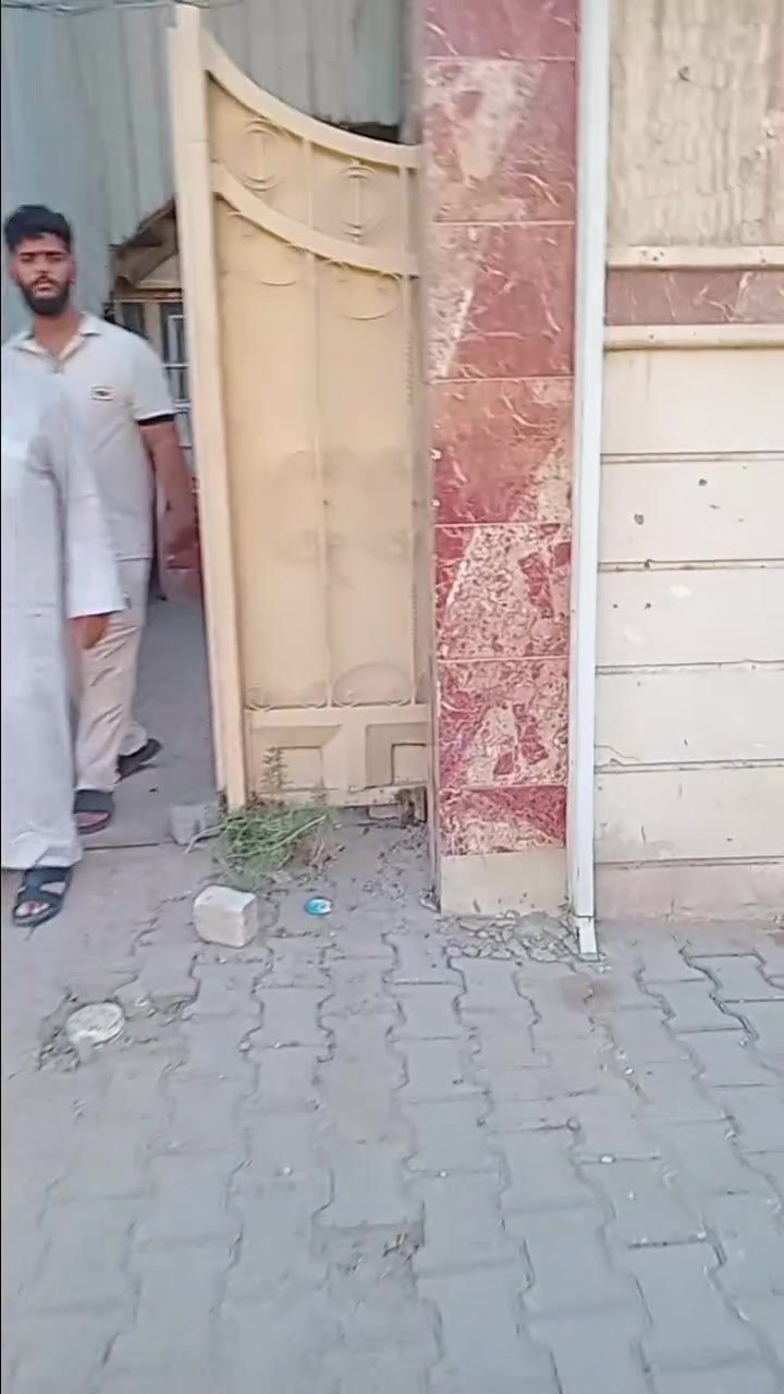 سلام عليكم بيت بحي النفط المساحه 300متر شارع 15 طابقين غرفتين وصاله ومطبخ واستقبال والابق الثاني غرفه وتخاريج بيت حلو وبلاش ايجاره 500الف قفل


**إذا كنت صاحب هذا الإعلان وتريد حذفه لأي سبب، رجاءا أرسل رسالة إلى الدعم الفني**