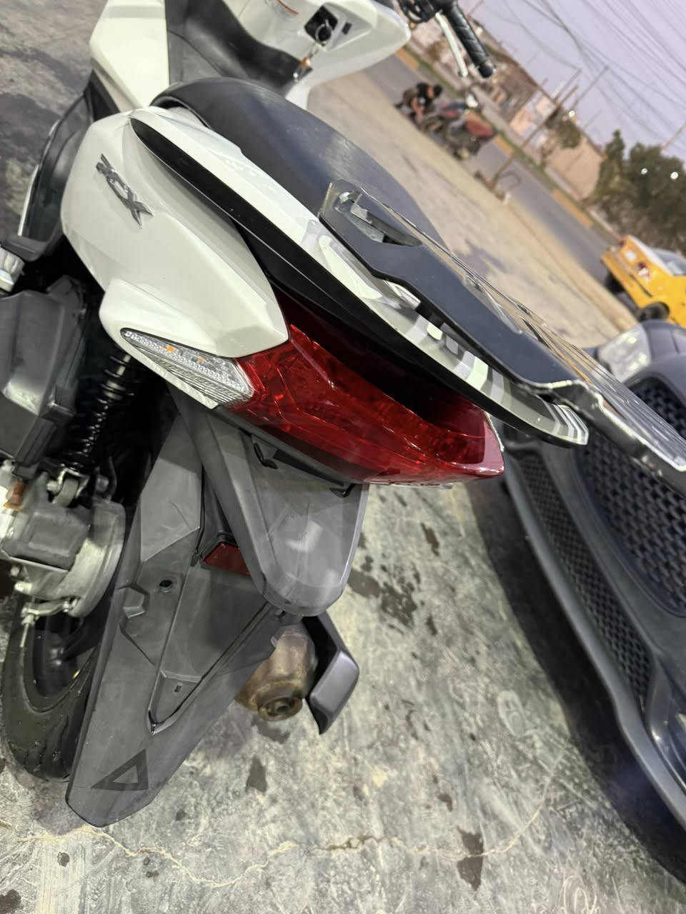 يالله بي سي اكس جيل الثاني مكينه 125ياباني ماشية 25كفالة من كلشي سعرهة 17$ورقة ونص مجل شي قليل ***********مدينه الصدر عنواني سعرهة17ورقة ونص مجال قليل بس بيع. بدون مراوس
