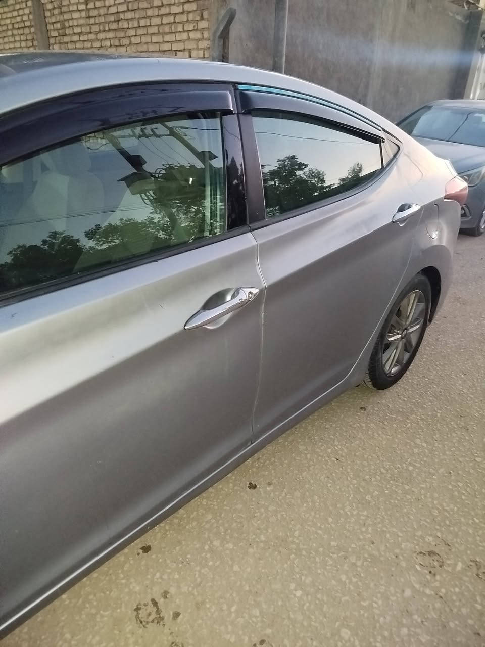 النترا موديل 2015 وارد امريكي بيها بس قطعه وحده باب السائق ومبدل
السياره نضيفه وبأسمي رقم دولي سنويه جديده
مكينه وكير وحداديه خير من الله 
 مكينتها 1800 دوش المرغوب 
مواصفات فول ماعدا الفتحه والبصمه 
السياره جاهزه وماتخسر عليها اي شي
مكان السياره الديوانيه 
رايدها 117 وبيها مجال بسيط
للتواصل  ***********
