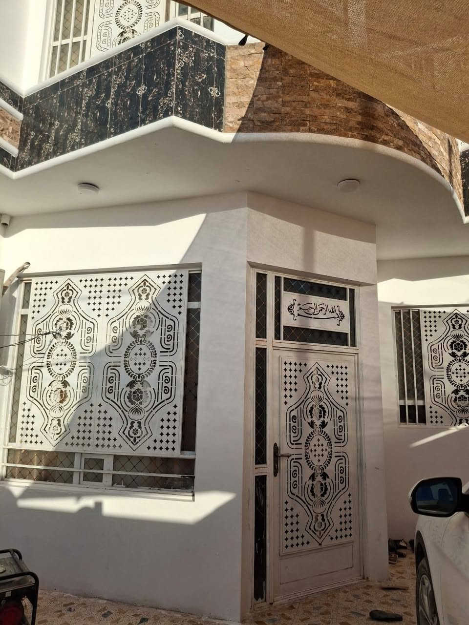 دار للبيع

مثنى خلف الخضراء

بصف ركن مقابيل المدارس 

175 متر

طابقين 5 غرف وباقي التفاصيل كامله

شغله حلو شغل جناي

فارغ او جاهز
للأستفسار  ***********
