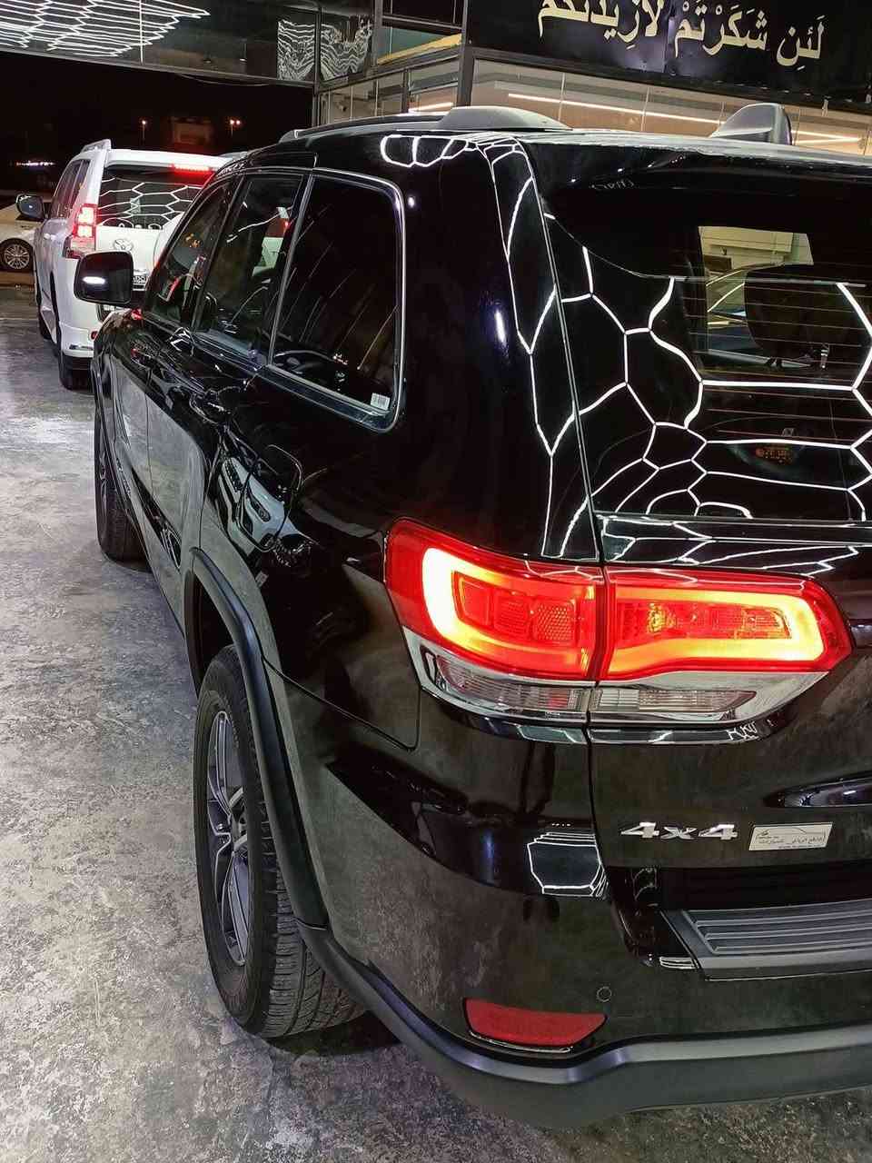 السلام عليكم جيب لاريدو للبيع مديل 18صبغ بنيد ودعامية نفسهن بدون تبديل ماشيه 94ألف ميل رقم بغداد دولي باسمي سنوية وهزة جديدة حساس خلفي مع كامرا مع نظام اوتوستوب امامي وخلفي سيارة جاهزة وناعمة ونشطه بانزين عادي 215$للاتصال ***********واتساب موجود
