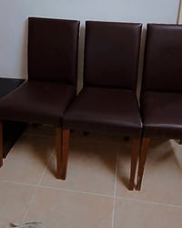 سرير نظيف • كراسي ٦