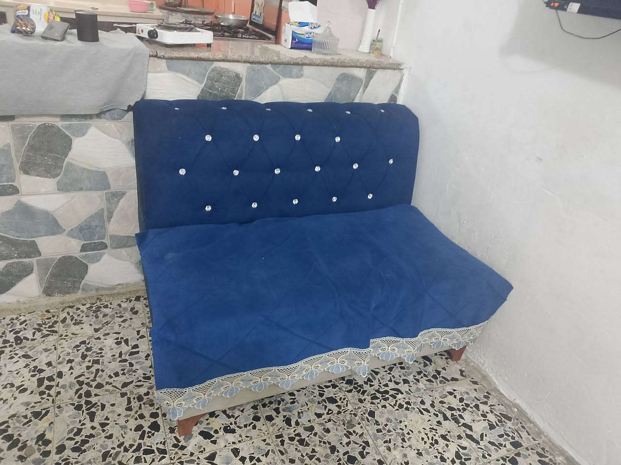 تعديلا للمنشور غراض ثلاجة فستل كبيرة نظيفة كلش وطباخ يونين اير مصري اخو الجديد وسنك وملحقة واربع مقاعد تخم وزاوية  مال تخم وكيزر 60 لتر شغال  كلهن شلعة وحدة للبيع ب  واكو نواعم هم اخذوخن بلاش جرارات كلهن شلع ب550 الف قفل  ومابيع حاجة وحدة كلهن الي يريدهن يتفضل يتصل ***********
