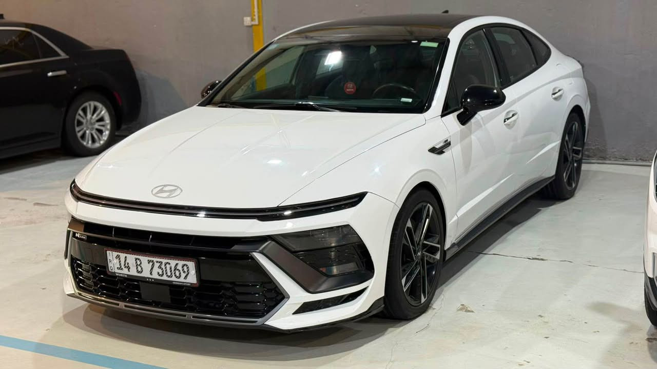 Hyundai Sonata N line 2024
 سوناتا N Line موديل 2024 السيارة وارد امريكي حادثها بنيد وجاملغات امامية السيارة مرقمة وجاهزة اجة بيها كلير بالجنطة فقط من امريكا 
للتواصل *********** البصرة, العراق
