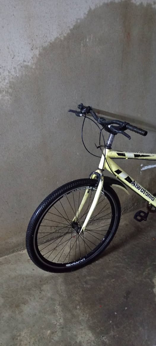 السلام عليكم عندي باصيقه للبيع رياضي السعر ماله 75,000 وبي مجال رقم الهاتف # ***********# الموقع الموصل بحي القدس يم حاتم القصاب
