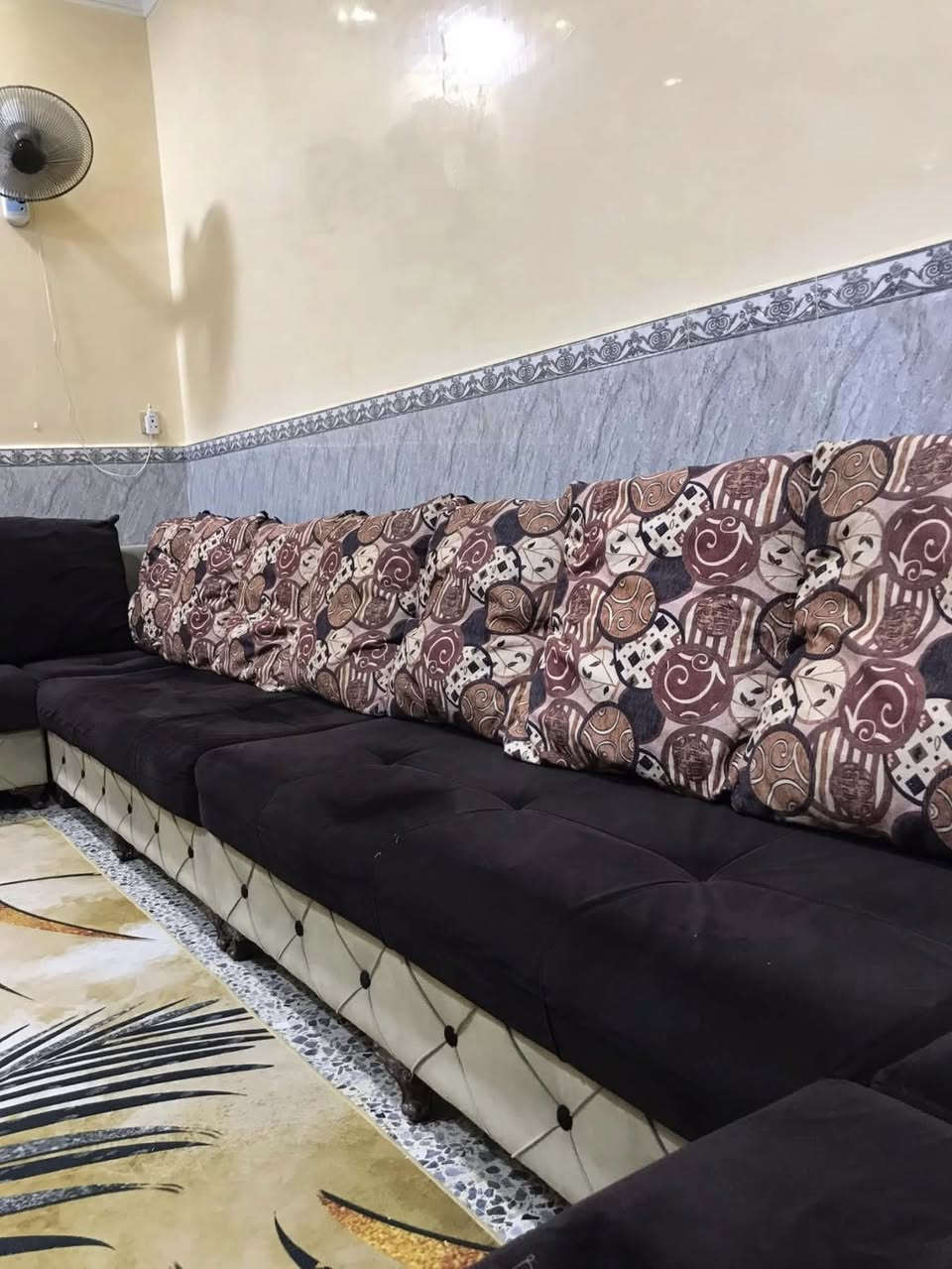 السلام عليكم
عندي تخم قنفات ( ديوان) لون بيجي
طوله 7 امتار بي 6 قطع للبيع 
السعر 130 الف وبي مجال الاستفسار متواجد ؏ فيس او الاستفسار ع رقم ***********
