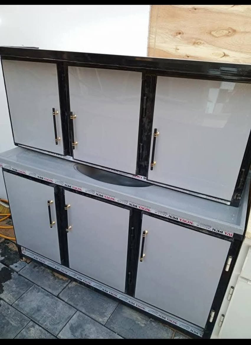 كاونترات المنيوم حسب طلب يوجد مراوس بل جديد وو يكون فرق قليل الاستفسار رقم تلفون وتساب موجود *********** كوفة, النجف
