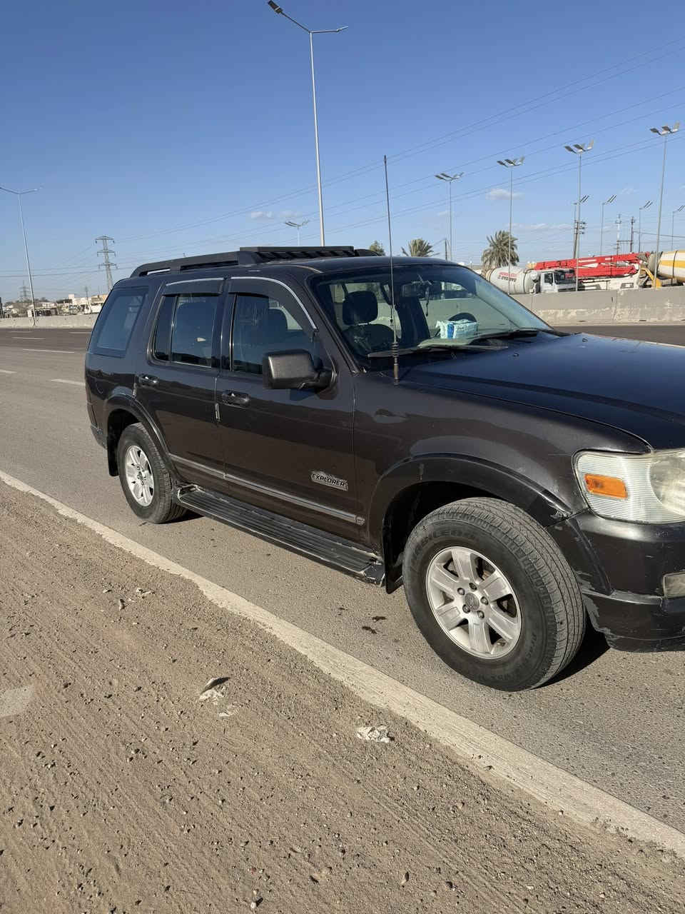 السلام عليكم
فورت اكس بلور موديل 2007 للبيع السياره حلوه ونظيفه داخلها نظيف ومن بره هم حلوه 7 راكب قطعتين تبريد كير ومكينه وظفيره جدد صار 14 يوم من شادها وحداديه وباتري جديد السياره نقصها زوج شمعات اماميه وبيها حادث موضح بالسونار سنويه وهزه وجامه وارقام كوله جديد السياره باسمي 
العنوان بغداد التاجي قرب جسر الدوار يم موقع الهزه مال مرور 
السعر 85 
رقم الهاتف ***********
متواجد ع الواتساب والخط فقط 
ملاحظه التبريد بي نقص صونده وغاز
