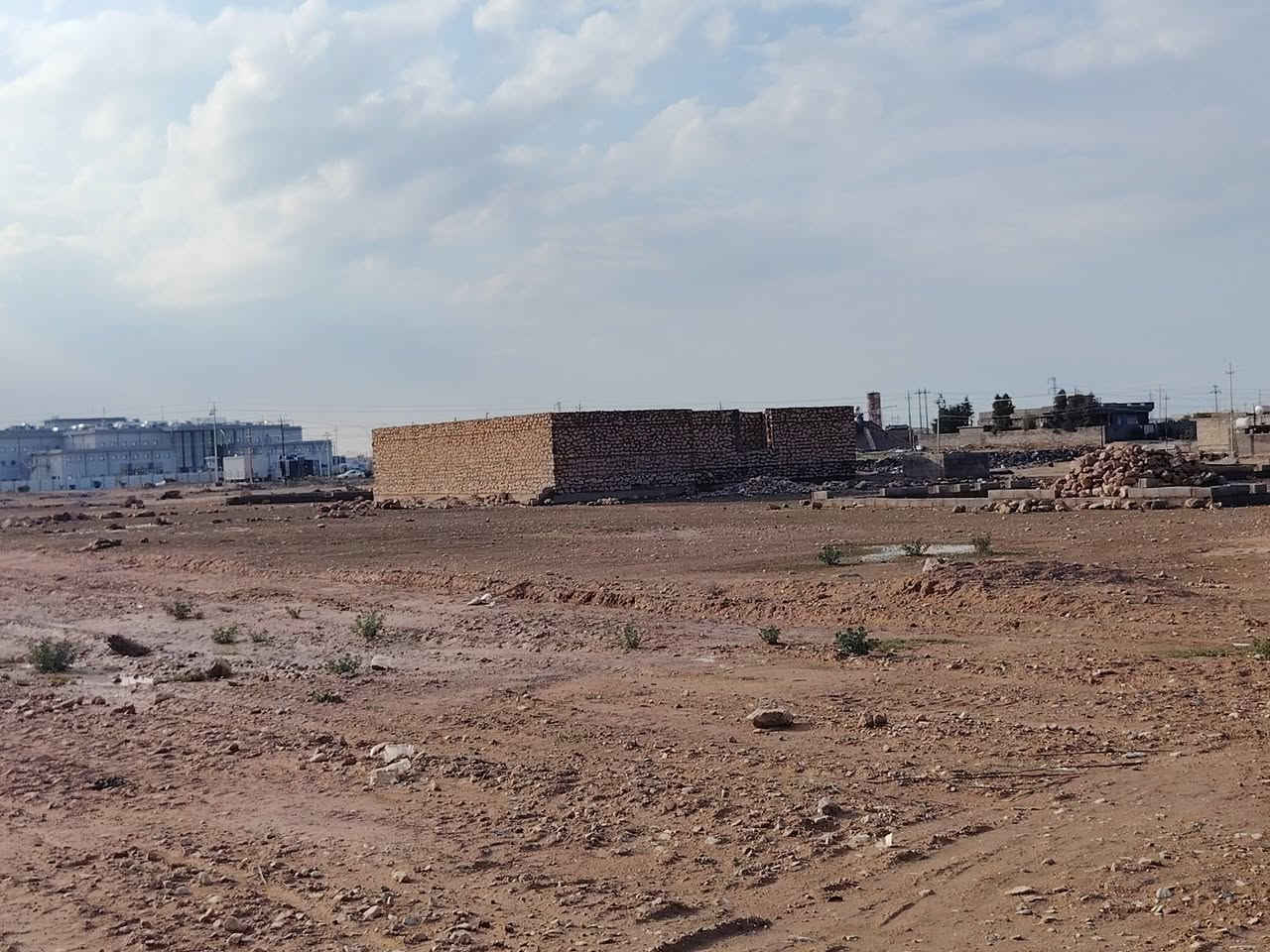 السلام عليكم
قطعتين طبك طابو صرف للبيع قرب محولة الكهرباء مقابل المستشفى الجديدة
الارقام القطع (1)9715(2)(9716)
المساحه الكليه 500متر
السعر خاص
للاستفسار على رقم ***********
