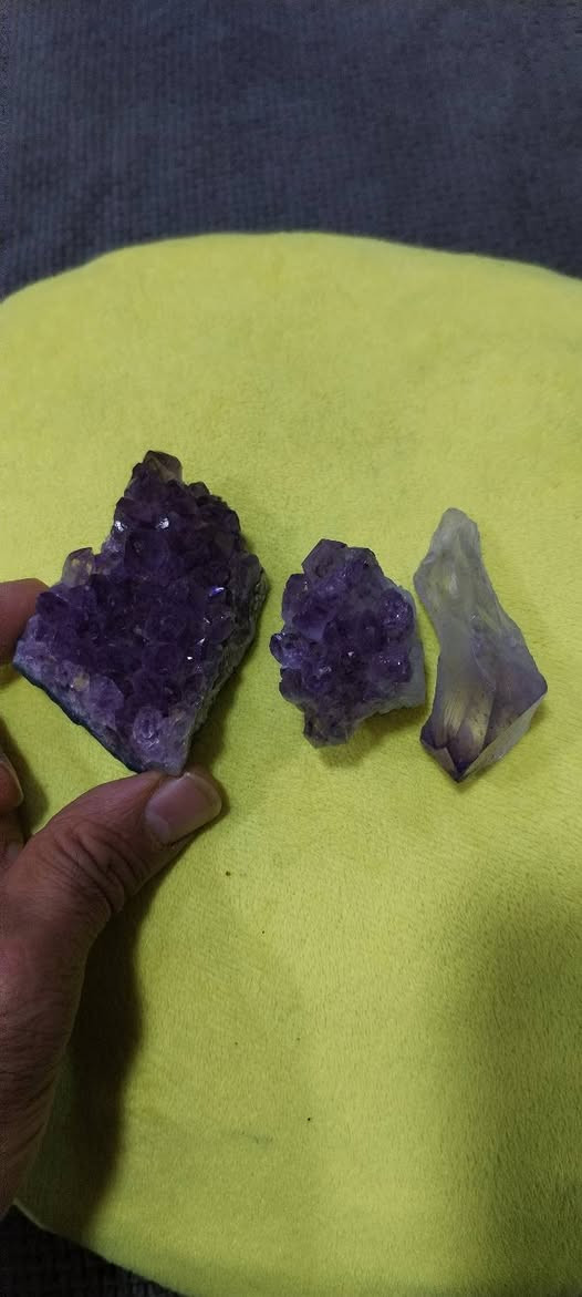 احجار خام للبيع الي يريدهن يراسلني واتساب فقط مراسله على هاذه الرقم ***********
