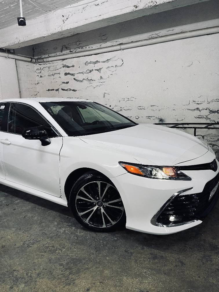 Toyota camri 
مۆدیل ۲۰۱۸ 
مواسەفات Le
٥ پارچە و بستيكي بوياخه پیشی که می ناوی گرتوه
که میک سقفي pdr 
سەیارەیوکی پاک و جوانە گێر و مەکینە و کارەبایەتی هەموی مەزبوتە کامل جوانکاری بۆ کراوە نرخی 136 وەرەقەیە و مامەڵەیەکی کەمی تێدایە
*********** كويسينجاك, أربيل

