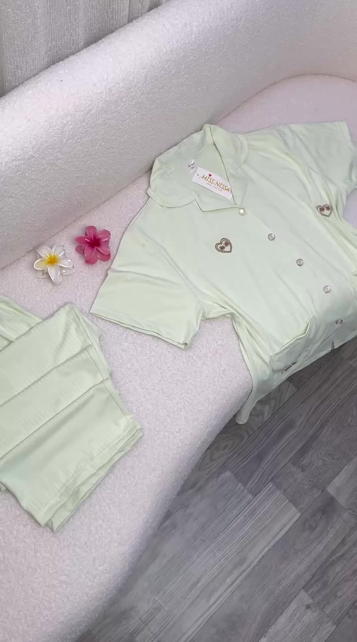 تراك نوع القماش فانيله فول ليگرا
قطعه راقيه كلش
قياسات XL—2XL
يلبس وزن 55–85 كيلو
https://t.me/sstggh


**إذا كنت صاحب هذا الإعلان وتريد حذفه لأي سبب، رجاءا أرسل رسالة إلى الدعم الفني**