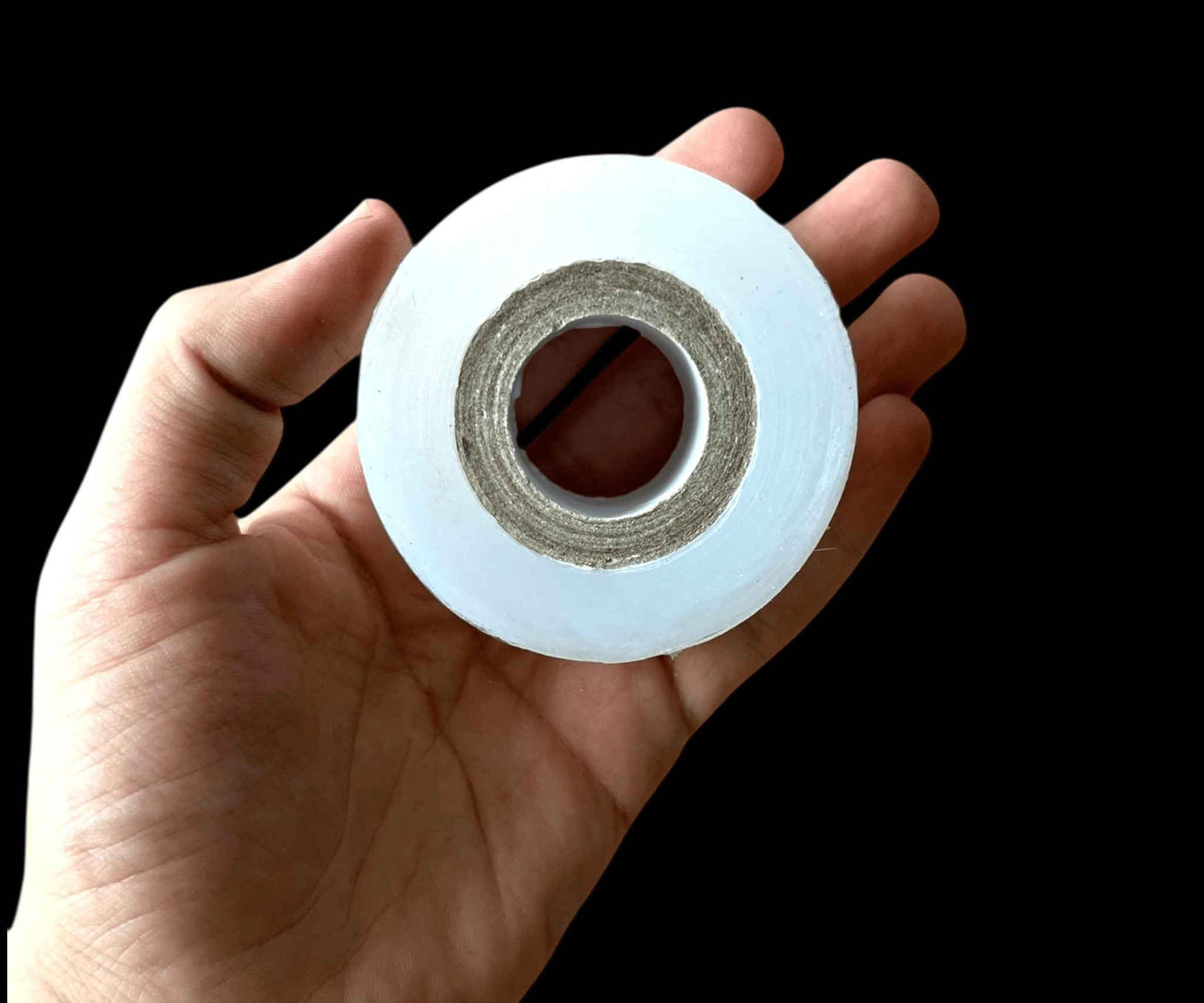 الف رحمه على روح امه وابو ليعلقلي هذا مصدر رزقي الوحيد 
مقص زرع وتطعيم الازهار
مثالية لتطعيم الأشجار والنباتات الصغيرة والمتوسطة.
تستخدم لقص الأغصان بدقة من النبات الأساسي والنبات المراد تطعيمه.
تساعد على تثبيت القطعتين معاً باستخدام الشريط المرفق لحماية منطقة الالتحام من البكتيريا والرطوبة.
شفرات متعددة: تأتي مع ثلاث شفرات مختلفة (شكل V، U، Ω) لتناسب أنواع القطع المختلفة وتضمن توافقاً تاماً بين الساق الأصلية وساق النبات المراد تطعيمه.
يتوفر خدمة توصيل لكل المحافظات 🚙 بغداد, العراق


**إذا كنت صاحب هذا الإعلان وتريد حذفه لأي سبب، رجاءا أرسل رسالة إلى الدعم الفني**