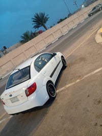 سيارا كيا ريو موديل 2011 مكفوله مكينه وكير حداديه وتخم تاير وتبريد سنو...